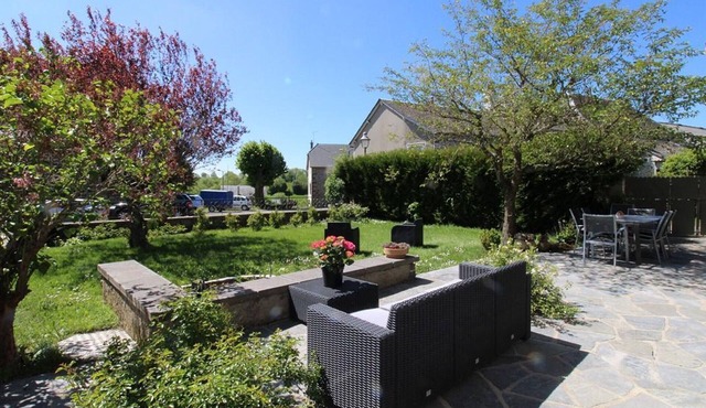 Gite Neuvéglise-sur-Truyère-Sériers, 5 bedrooms, 10 persons