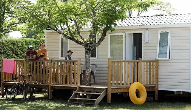Campsite La Nouvelle Croze * - Deluxe Family 3 bedrooms 6 to 8 people - 6 pers. included in the tariff
