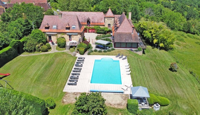 Domaine de Monribot with private pool - 10 or 18 people