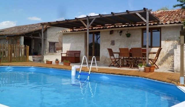 Holiday Cottage & Coarse Lake