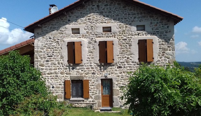 Stone house with fireplace and garden - Near St-Paulien