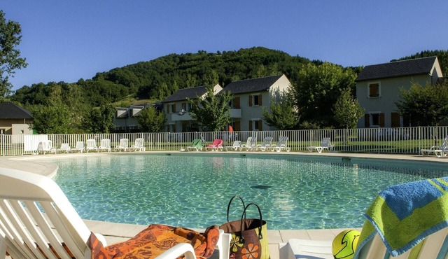 Duplex village goelia lia Saint geniez d'olt aveyron 2 heated pools