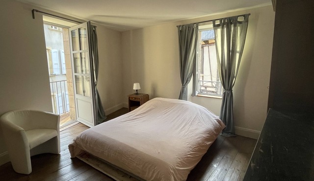 Maison de Ville au Coeur du Village