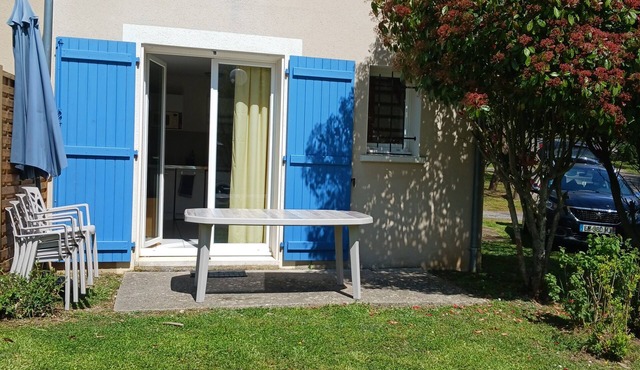Charmante Résidence au Pied du Plateau de L'aubrac Saint Geniez D'olt 2 Piscine
