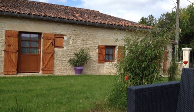 Charming mini house 2 pers. "M. Seguin's goat" 4 min from Futuroscope