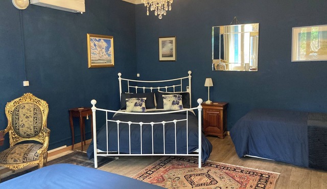 Triple Room with En suite at Villa Céline Bed & Breakfast with pool & garden