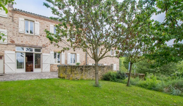 Gîte* HEREST panoramic view of the Monts d'Auvergne