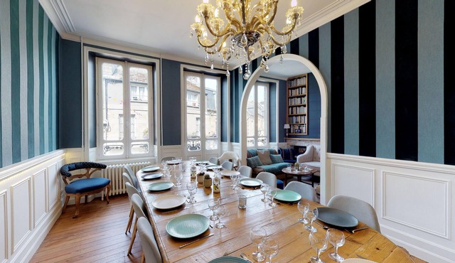 Sumptuous 4 * bourgeois house with SPA, garden and games room