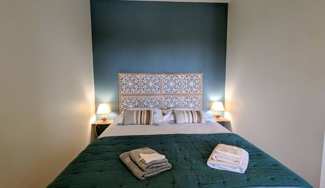 Cozy room with en-suite, access to heated pool and unlimited Wi-Fi