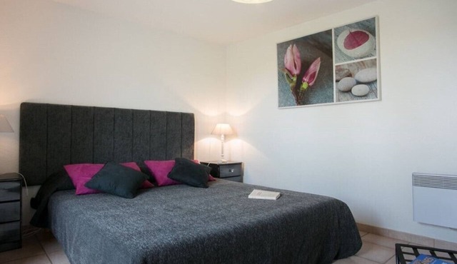 FR945, Carignan (Sleeps 6, 3 Bedrooms)