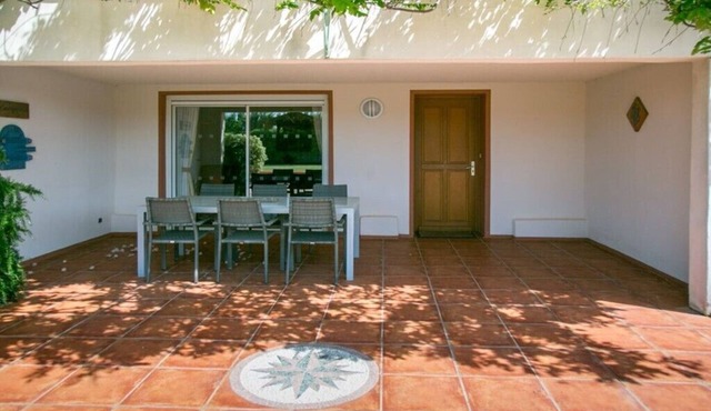 FR945, Macabeu (Sleeps 6/7, 3 Bedrooms)