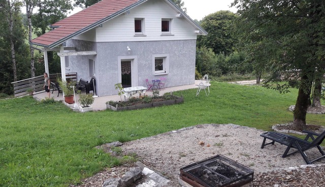 Franche Comté wooden interior cottage for lovers of peace and nature