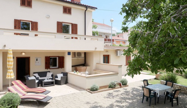 Francic by Interhome