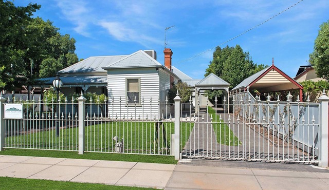 Francis Retreat - Echuca Holiday Homes