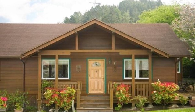Francis Street Vacation Home. Ferndale, California