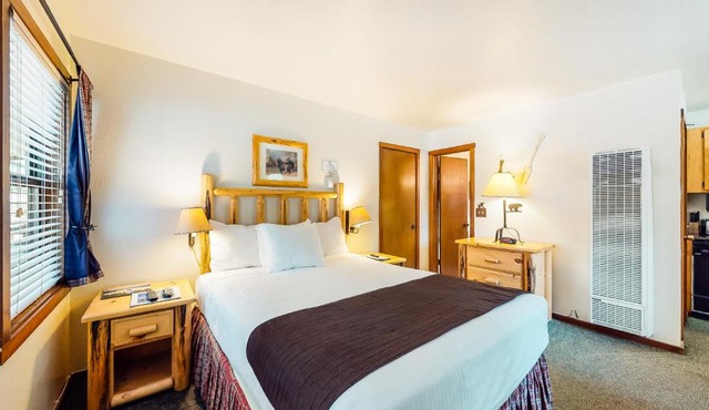 Franciscan Lakeside Lodge Studio