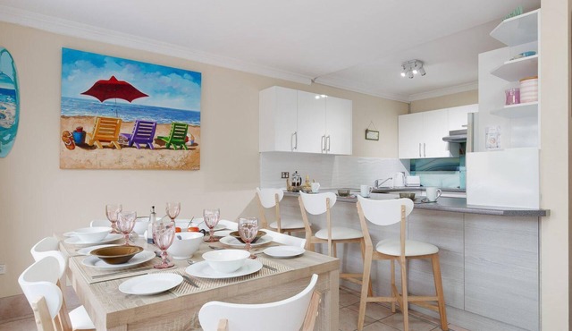 Frangipani, 3/30 Leonard Avenue - great townhouse with air con
