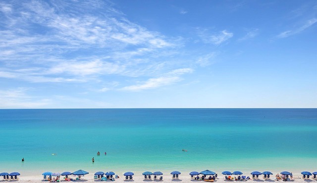 Frangista Pearl | Beachfront | Remodeled | 10 Beds | Heated Pool l Beach Gears