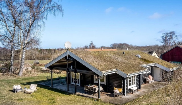 "Franka" - from the sea by Interhome