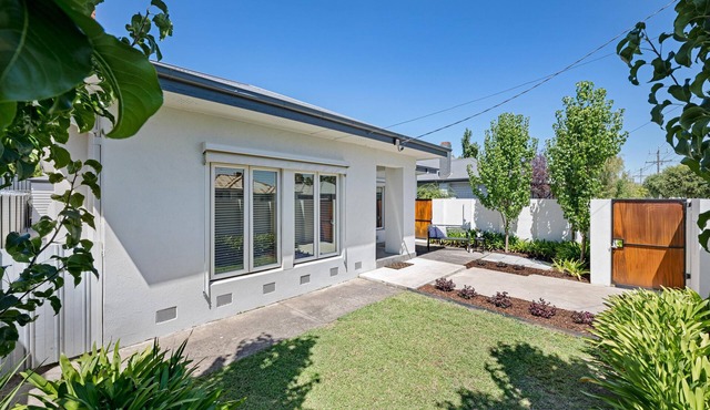 Frankie's Place - Stunning three bedroom classic in the heart of Wodonga