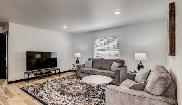 Franklin House. Minutes from Downtown Eau Claire