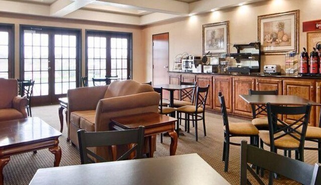Franklin Inn & Suites