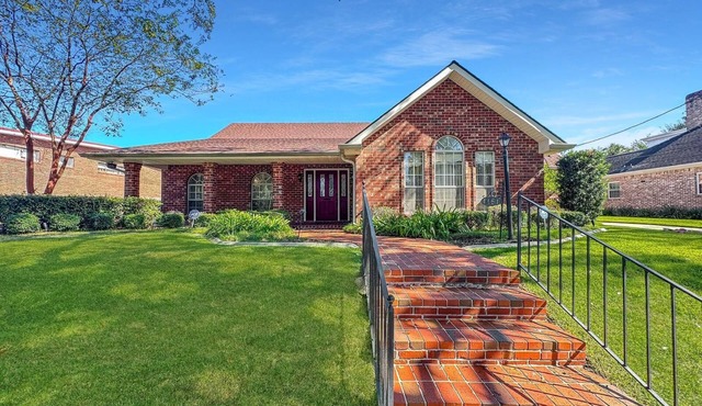 Franklin Manor- Just minutes away from the French Quarter and Lake Pontchartrain