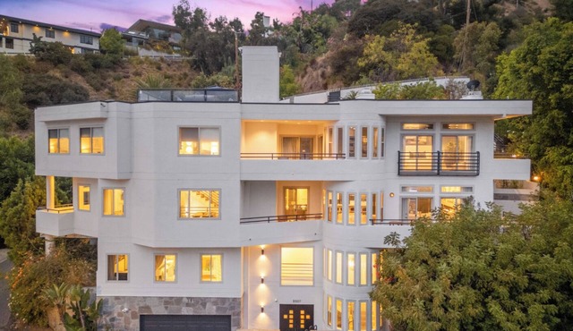 Franklin Mediterranean Villa - Spectacular Estate with Panoramic Views of LA