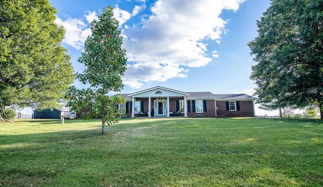 Franklin Ridge Farms Winchester ; Lexington 20 min. & Stanton 15min.