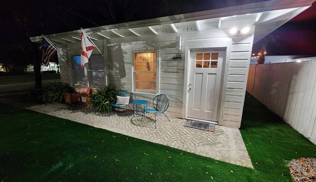 Frannys FUN Florida Cottage by the Beach Downtown Fort Walton Beach!