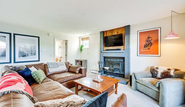 Fraser Condo w/Ski Shuttle & Resort Amenities!