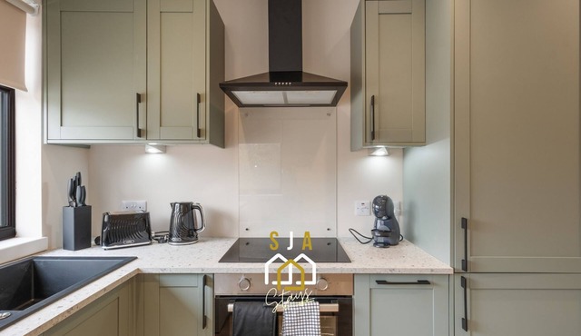 Fraserburgh Residence - SJA Stays - Modern 3 Bed