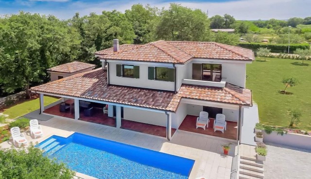 Fratrici by Interhome