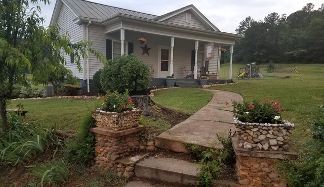 Frazier 102, A Fully Restored Historic Home