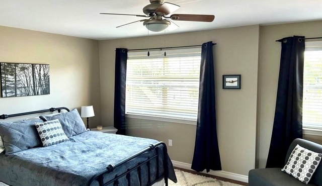 Fredericton Spacious-Cozy Family-Friendly 2BR Morden Private House