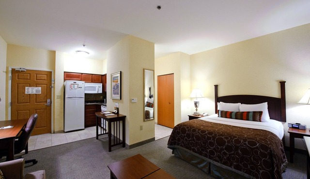 Free Breakfast Buffet! Great Location Near Area Beaches!