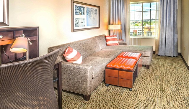 Free Breakfast Buffet. Pool & Gym Access. Near Colorado Convention Center.