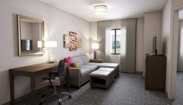 Free Breakfast Buffet. Pool. Only 5 Miles from Purdue University!