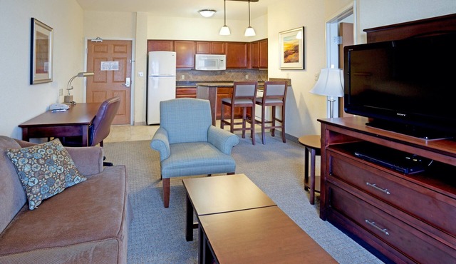 Free Breakfast. Great Location Near Area Beaches.