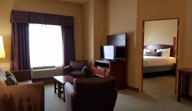 Free Breakfast. Gym. Great for Business Travelers!
