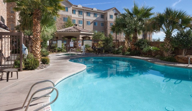Free Breakfast. Hot Tub. Near New Mexico State University! An Outdoor Adventure!