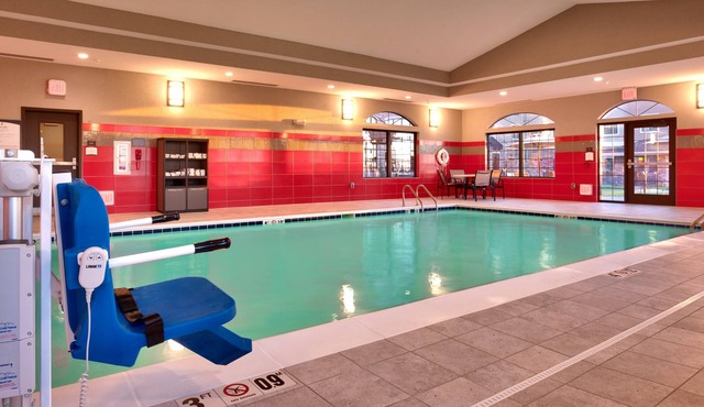Free Breakfast. Indoor Pool & Hot Tub. Full Kitchen!