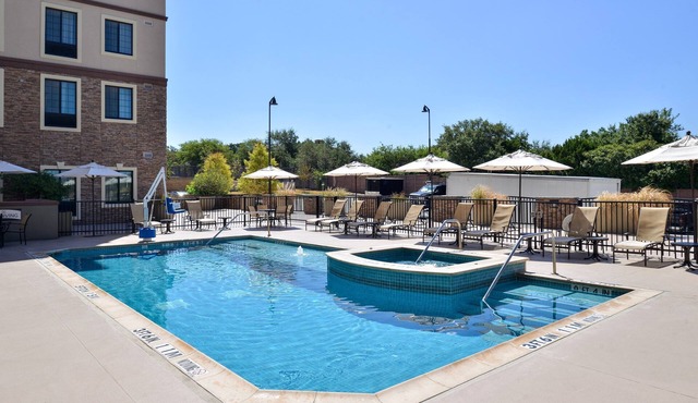 Free Breakfast + Outdoor Pool | Executive Queen Studio 15 Minutes from Six Flags!