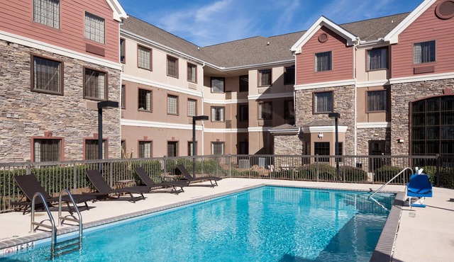 Free Breakfast. Outdoor Pool. Gym. Near IBM & Northpark Mall.