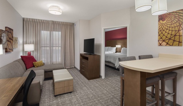 Free Breakfast, Outdoor Pool, 24 Hour Business Center. Near McLeod Regional Medical Center.