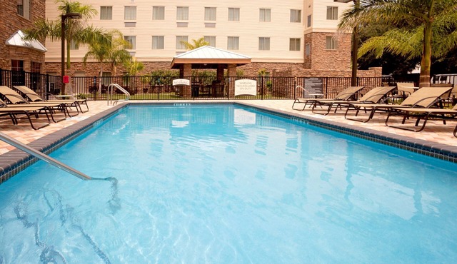 Free Breakfast. Outdoor Pool & Hot Tub. Quick Drive to the University of Texas Rio Grande Valley!