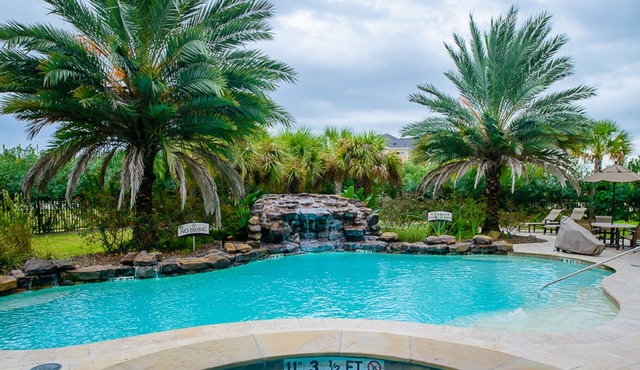 Free Breakfast + Outdoor Pool + Fitness Center Access | Close to NASA