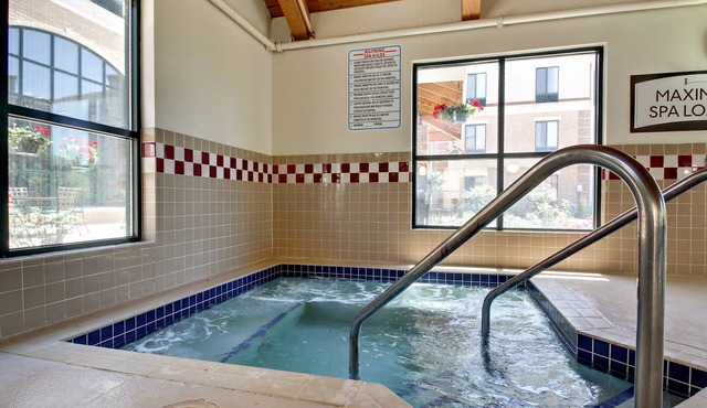 Free Breakfast. Pool and Hot Tub. Downtown Location. Close to the University of Wisconsin-Madison!
