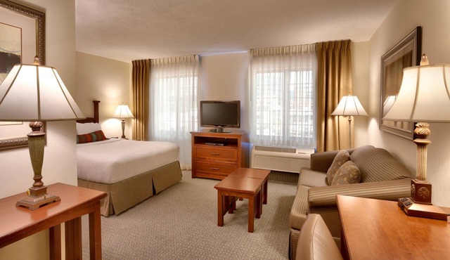 Free Breakfast. Pool. Gym. Close to the Children’s Hospital!