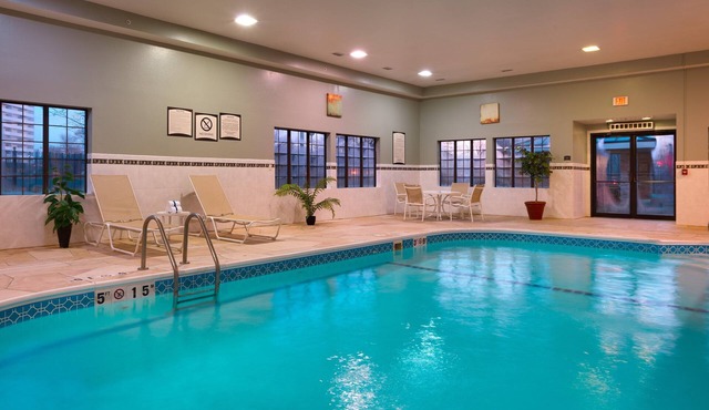 Free Breakfast. Pool & Hot Tub. Near St. Francis Medical Center! Great for Business Travelers!
